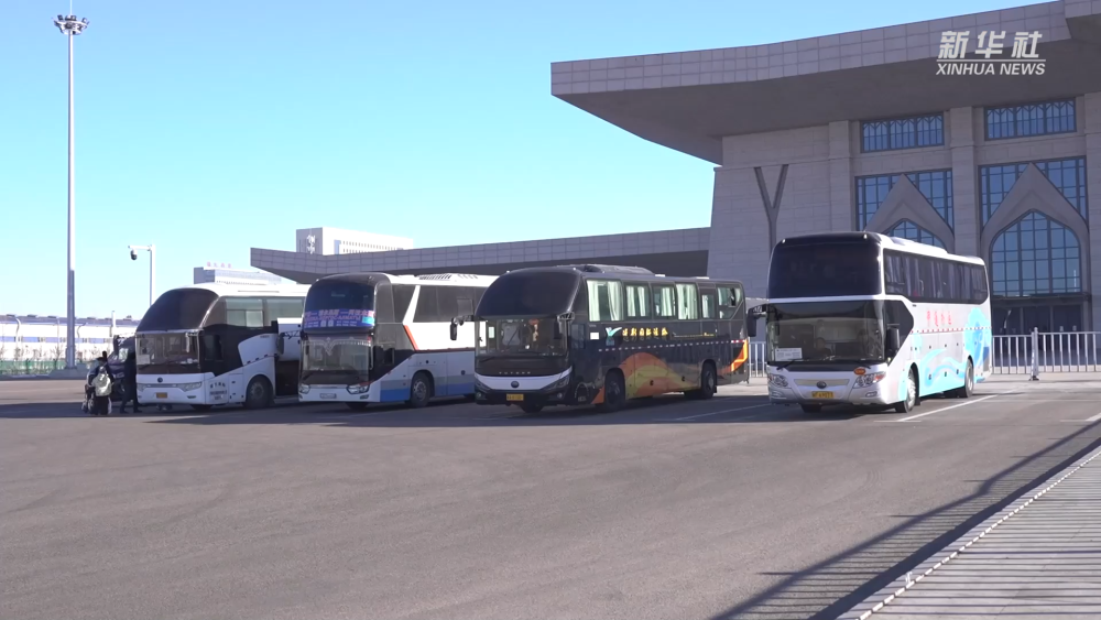 霍尔果斯口岸2025年共验放出入境旅客163.8万人次