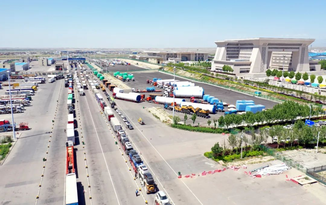 今年前5月 国家对外文化贸易基地（伊犁）跨境电商贸易额实现280.5亿元 同比增长890%.png